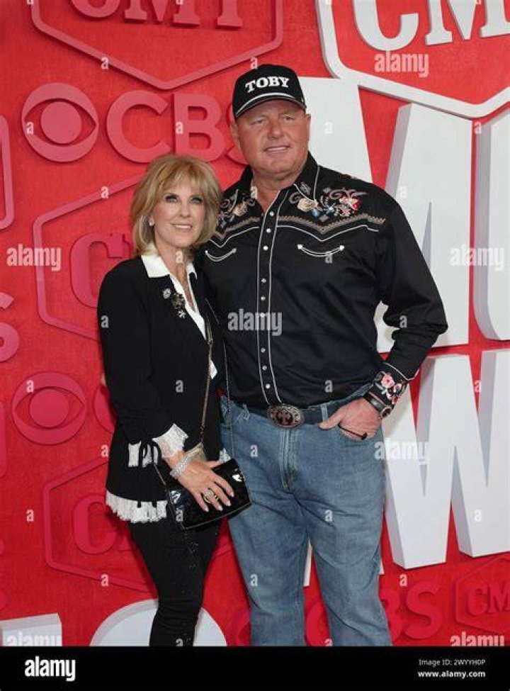 Debbie Clemens, Roger Clemens's Wife