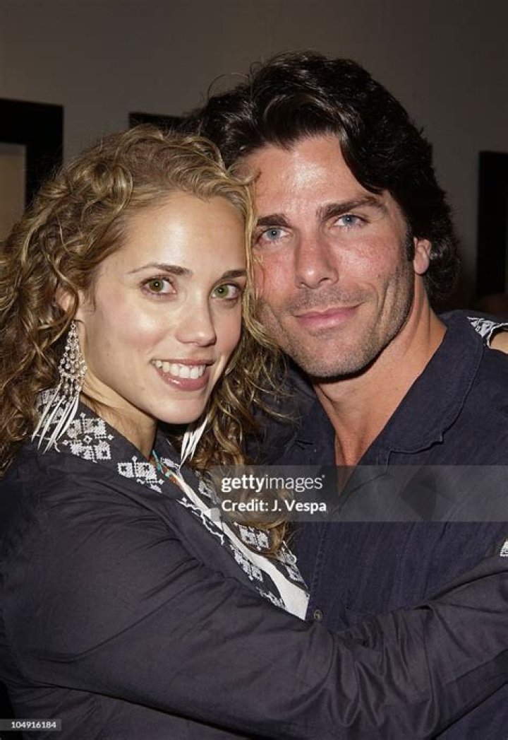 Elizabeth Berkley, Greg Lauren's Wife