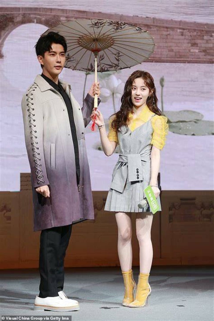 Huang Meng’s Boyfriend: Who is Huang Meng Dating?