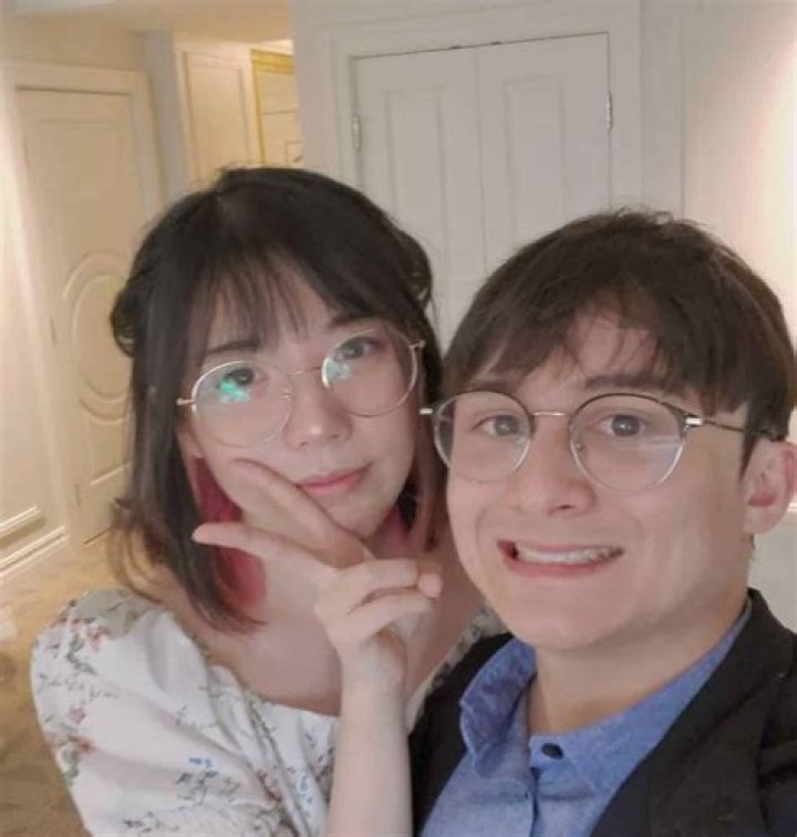 Michael Reeves, Lilypichu's Boyfriend